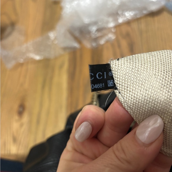 Gucci- Black Pebbled Calfskin Medium Soho with Gold Chain Shoulder Bag - Picture 8 of 10